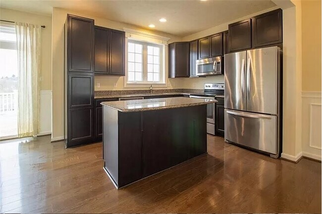 Building Photo - 19 Remington Dr