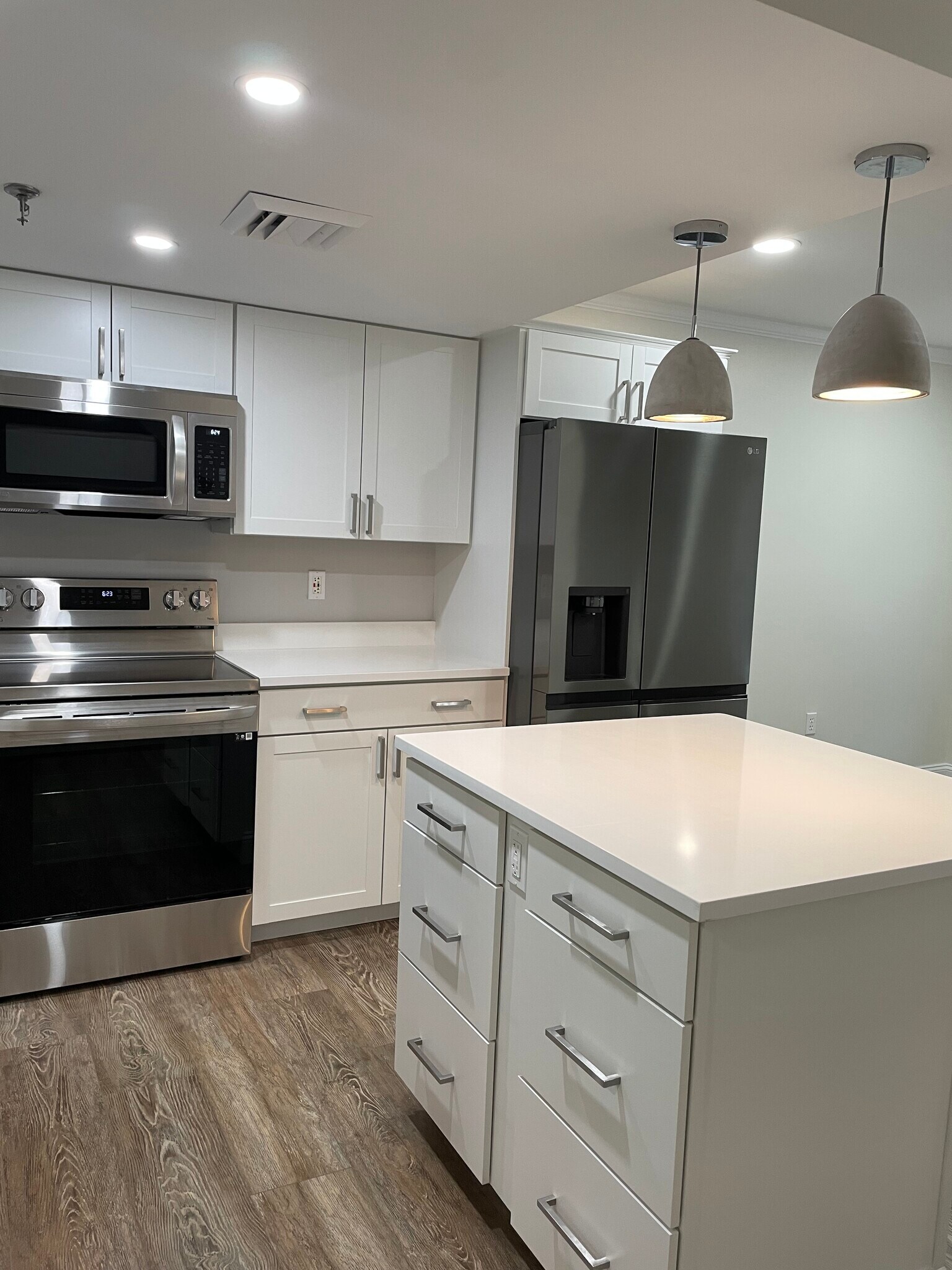 Updated kitchen - 33 Deer St