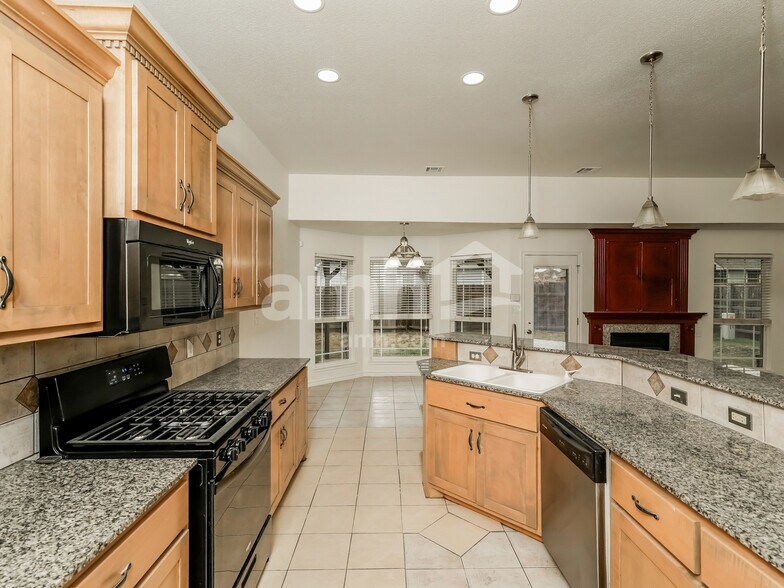 Building Photo - 4017 S 201st E Ave