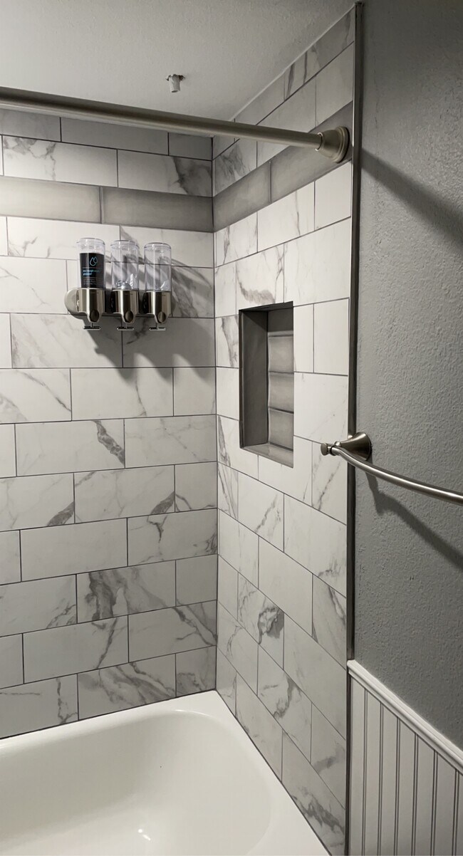 Building Photo - 3938 Surfside Blvd