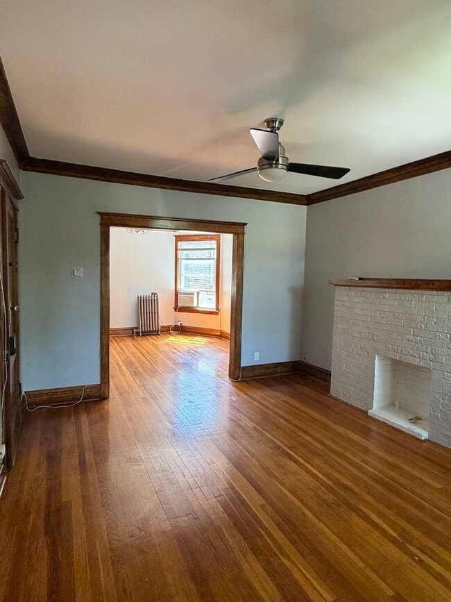 Building Photo - 4847 N Claremont Ave