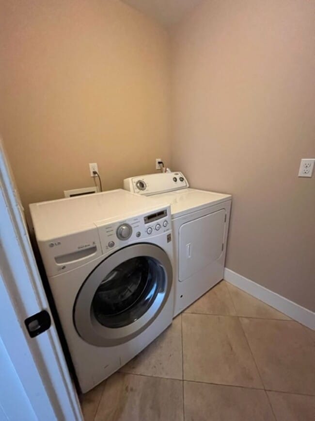 Building Photo - 241 Foothill Blvd