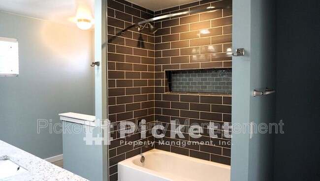 Building Photo - 535 NW Stendahl Ct