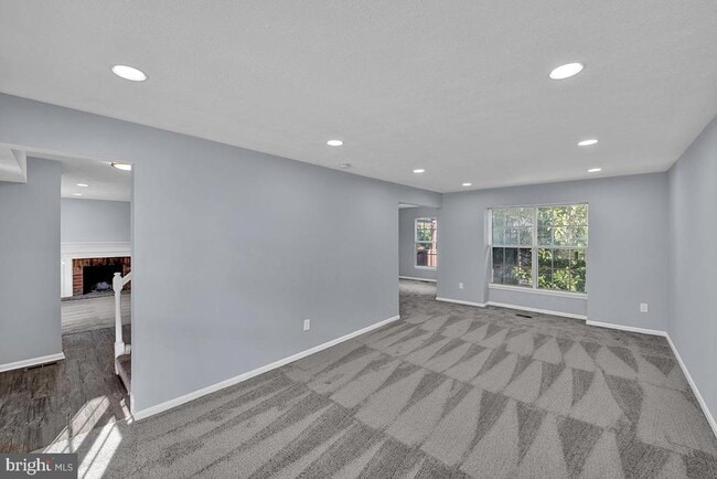 Building Photo - 801 High Plain Dr
