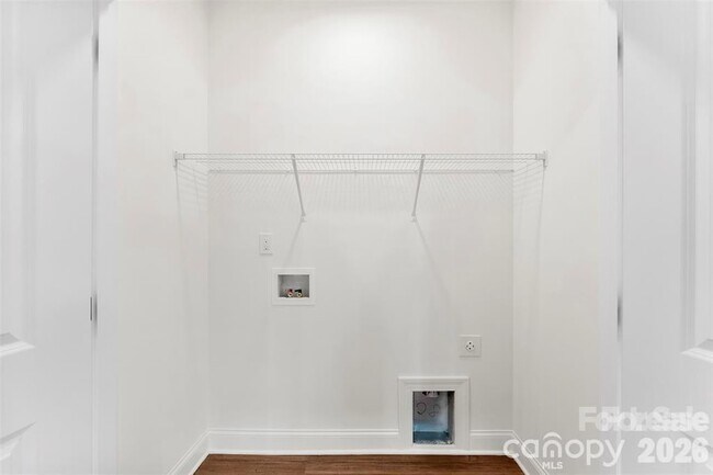 Building Photo - 1558 7th Ave Dr SW