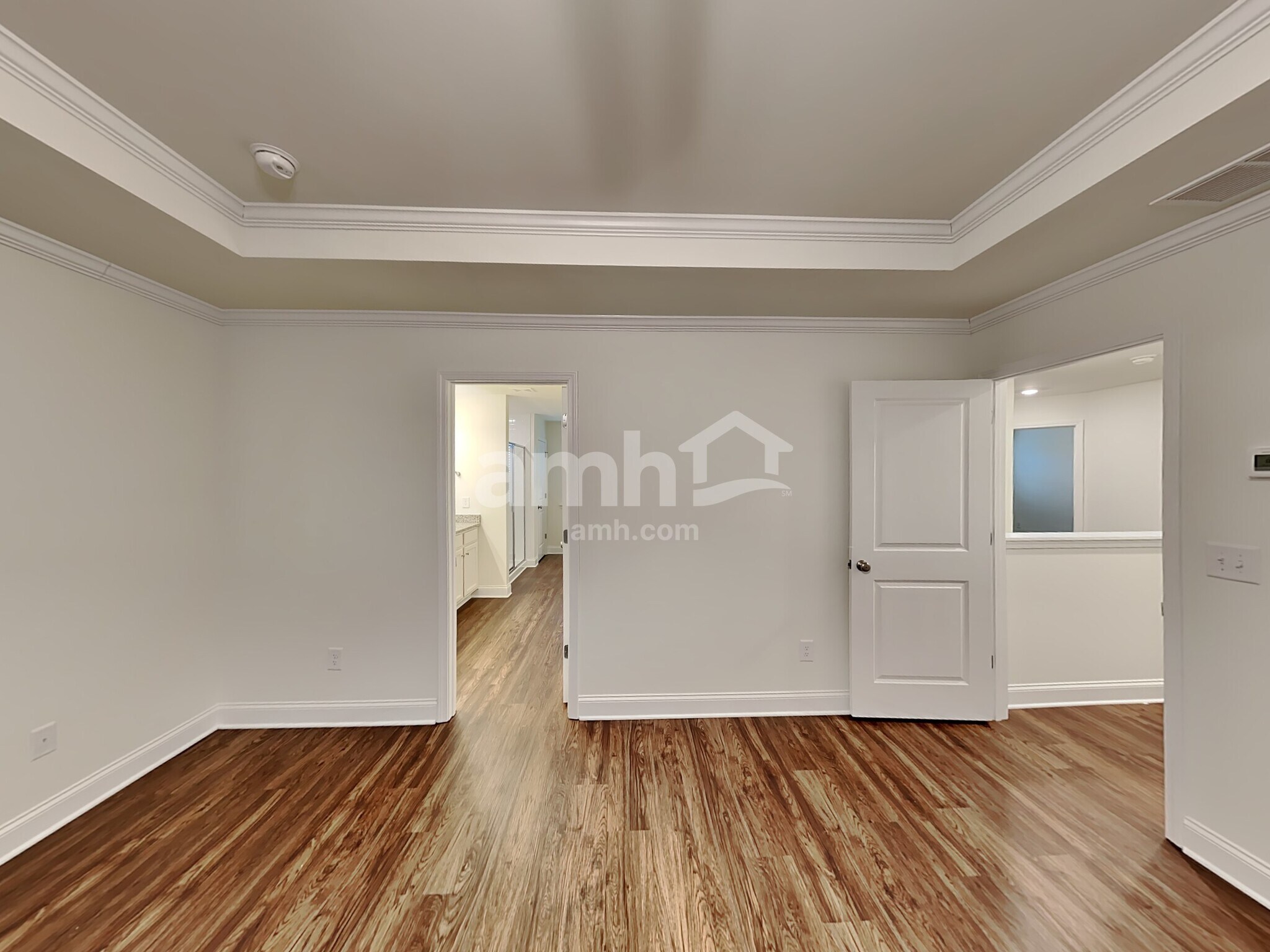 Building Photo - 574 Slew Dr