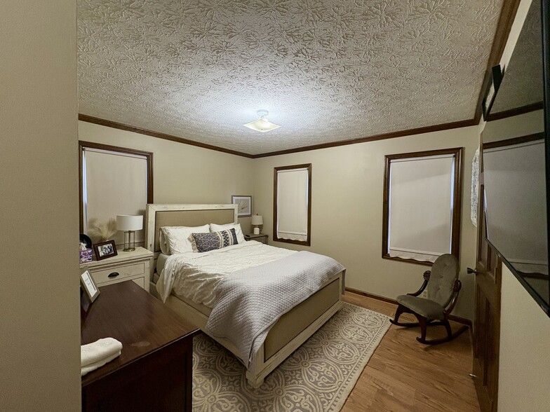 Building Photo - 8909 Ormand Ln