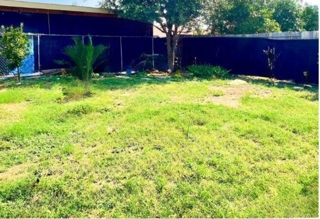 Building Photo - 3411 Morelos Dr