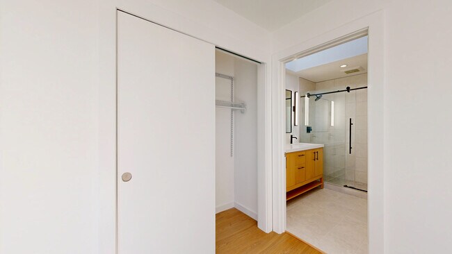 Building Photo - 50 Corte Real