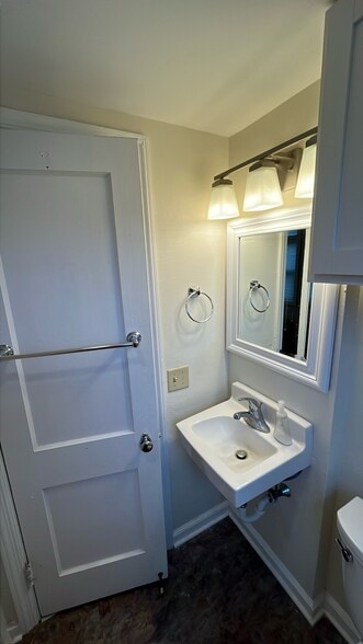 Building Photo - 319 N Blair St