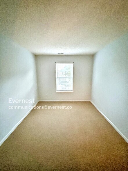 Building Photo - 416 Commons Dr