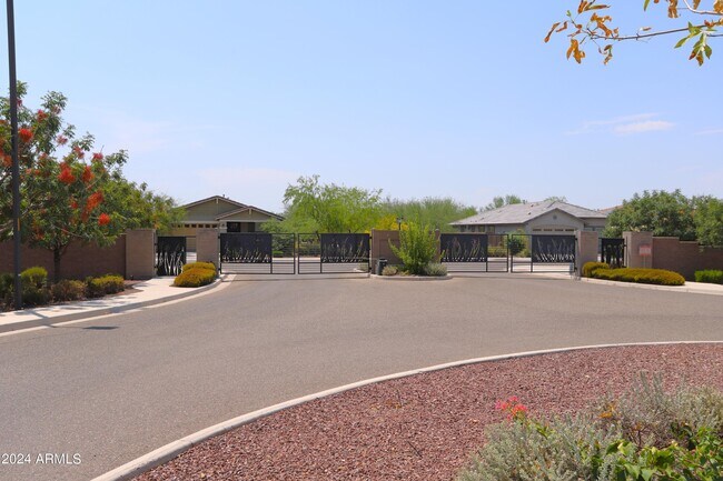 Building Photo - 9210 W Willow Bend Ln