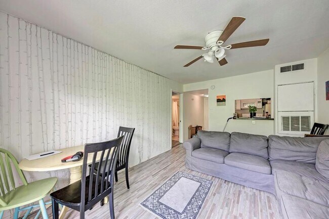 Building Photo - 710 E Dean Keeton St