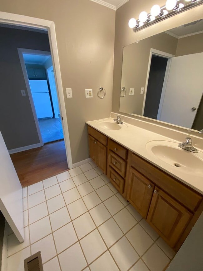 Building Photo - 4 bedroom 2 bath single family home - Afton, Tn