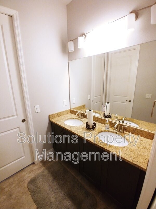 Building Photo - 918 Casa Dolce Casa Cir