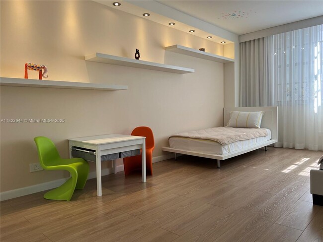 Building Photo - 251 174th St