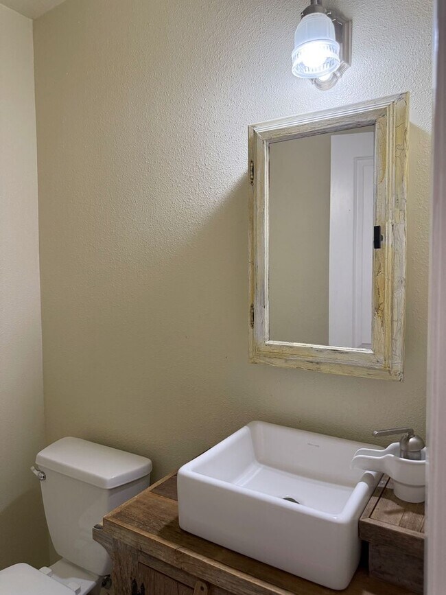Building Photo - 9106 Rockcrest Cir