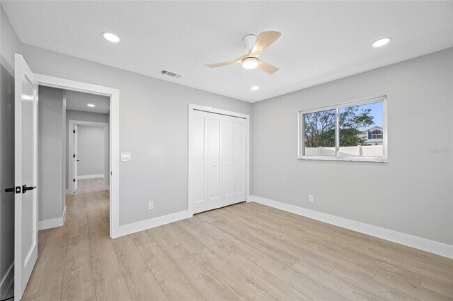 Building Photo - 1029 Bal Harbour Dr