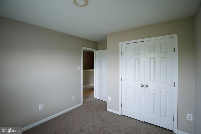 Building Photo - 344 Honey Locust Ct