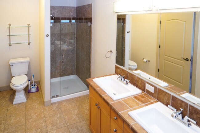 Building Photo - 1254 E Winding Creek Dr