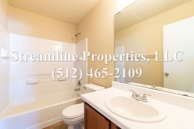 Building Photo - Beautiful 4 bedroom home in Del Valle!