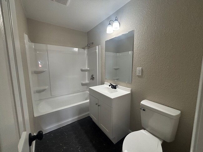 Building Photo - Perfect for Anyone Looking for a Move-in-Ready Space That Feels Like Home! Rent or Rent To Own Av...