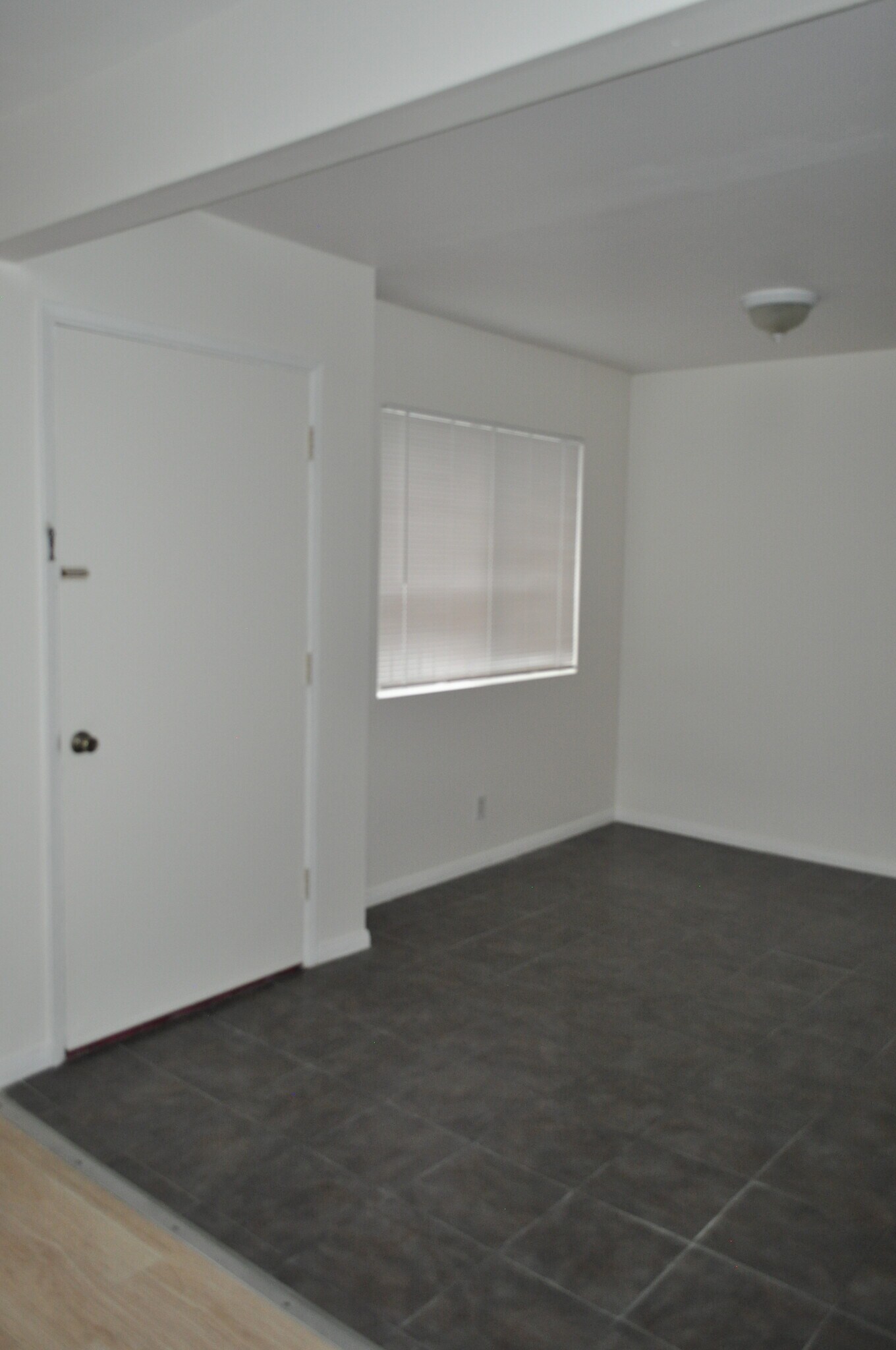Building Photo - 4059 W 137th St