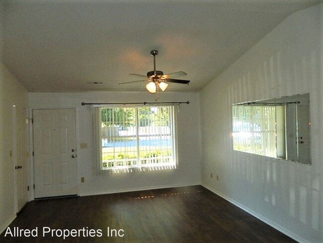 Building Photo - 2 br, 2 bath House - 420 E. Mimosa Ln