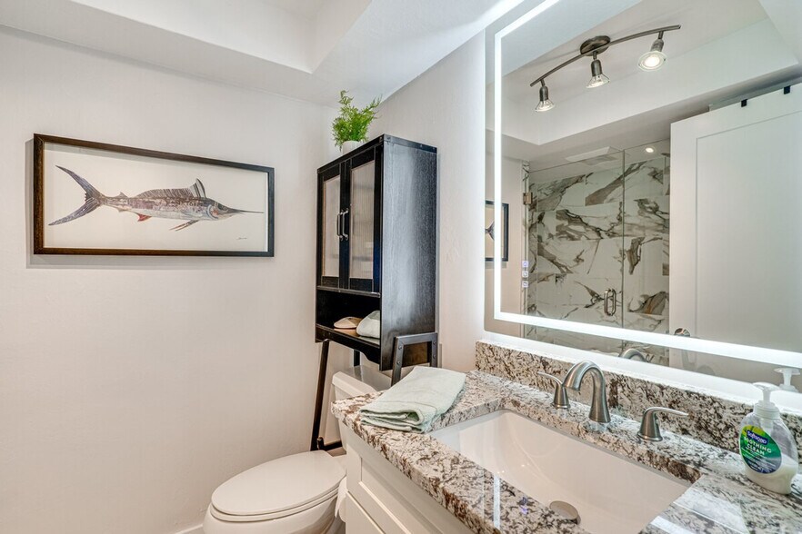 Building Photo - 11599 Island Ave