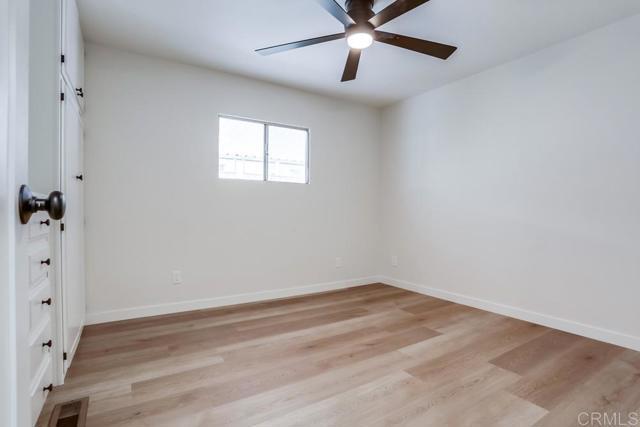 Building Photo - 525 W El Norte Pkwy
