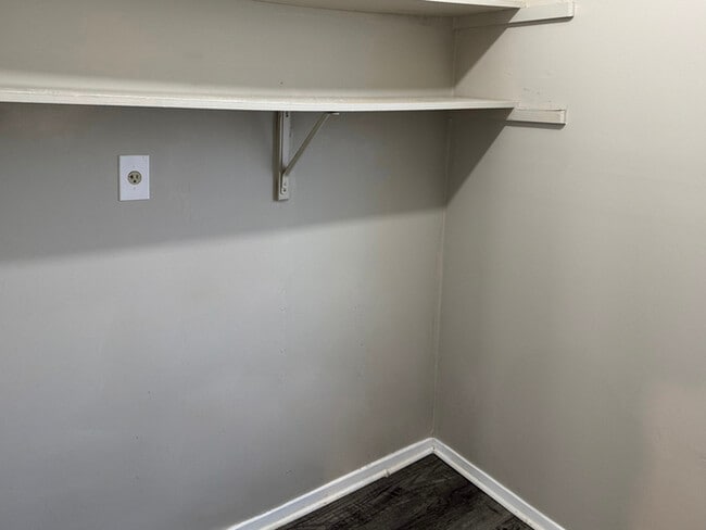 Building Photo - 6481 Summer Creek E