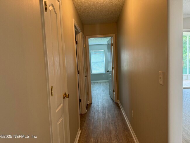 Building Photo - 5539 London Lake Dr W