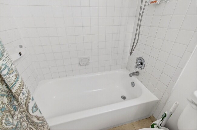 Building Photo - 500 SW 2nd Ave