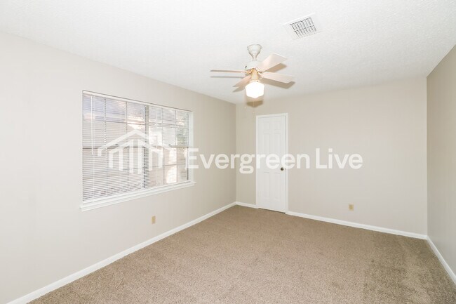 Building Photo - 5506 Pine Arbor Dr