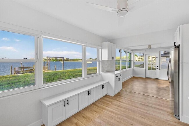 Building Photo - 7160 Shore Dr S