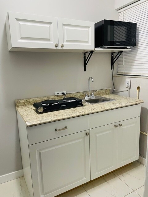 Building Photo - 1704 N 32nd Ct