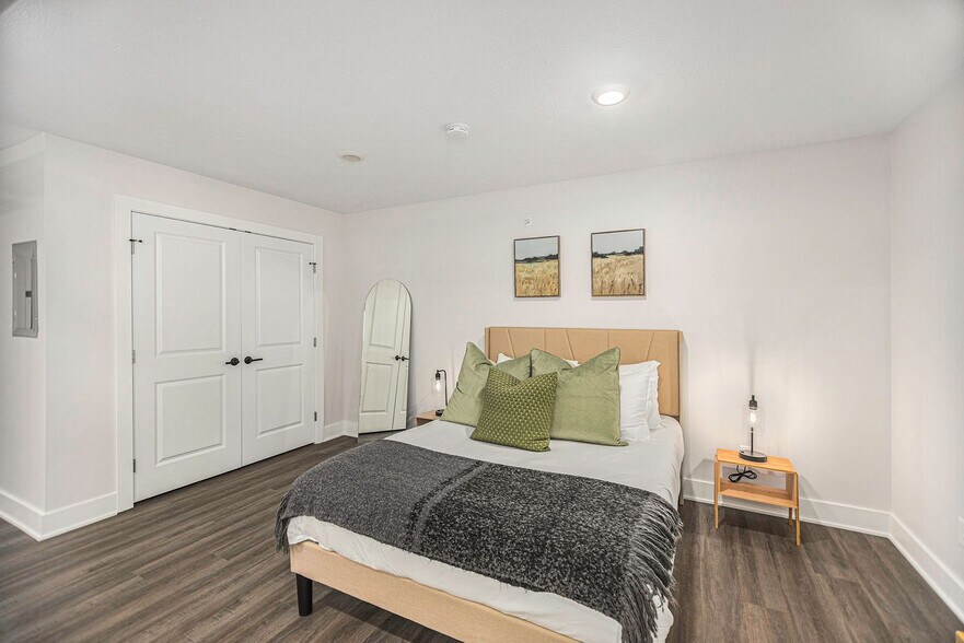 Building Photo - 1562 Michigan St NE