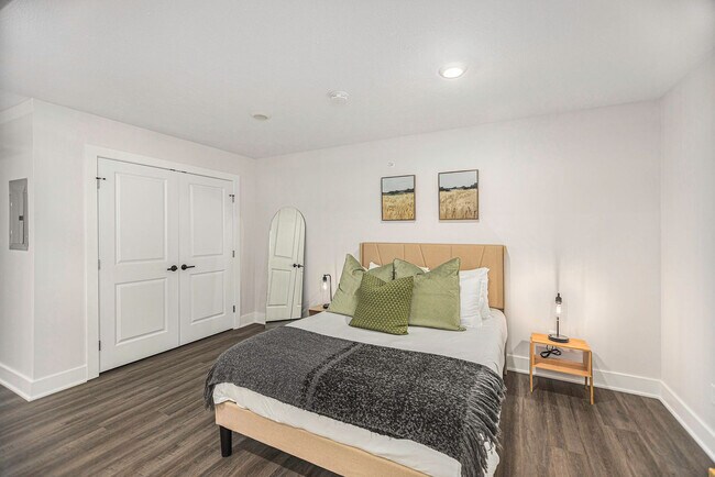 Building Photo - 1562 Michigan St NE