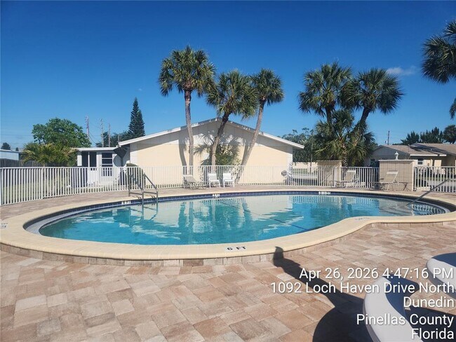 Building Photo - 1064 Loch Haven Dr N