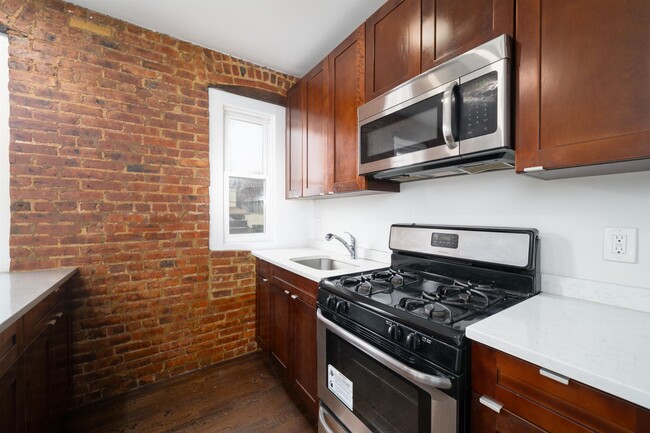 Building Photo - 386 Bergen Ave