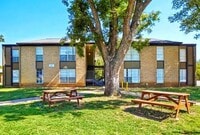 Building Photo - Marbella - 3 Bedroom 2 Bathroom