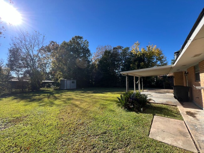 Building Photo - 3 bedroom, 2 bathroom home in Baton Rouge,...