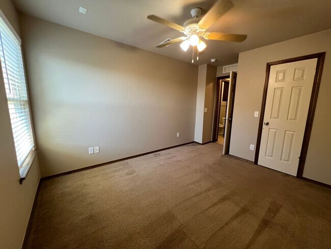 Building Photo - ?CHARMING EDMOND HOME IN THE VALENCIA NEIG...