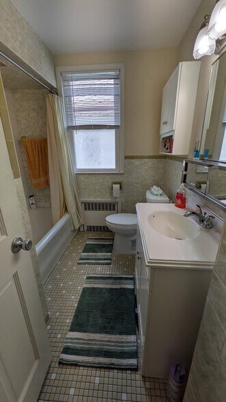 Building Photo - 152 Winthrop Ave