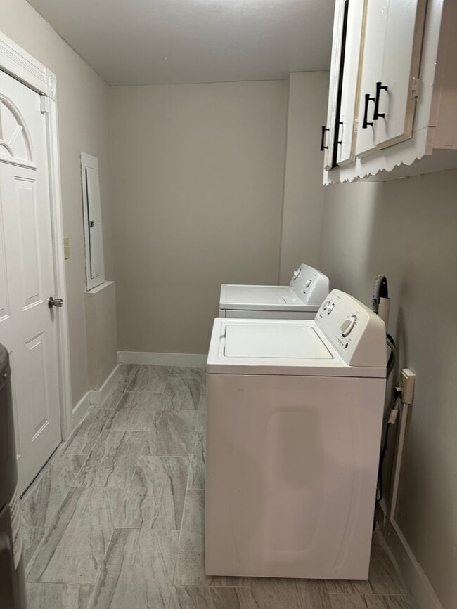 Building Photo - 308 Wood St