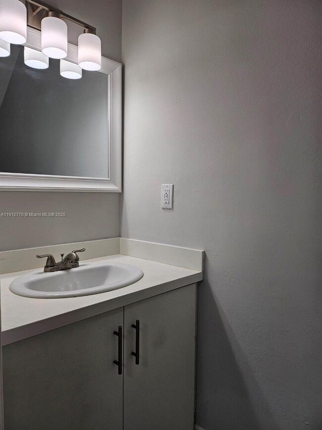 Building Photo - 6410 SW 130th Ave