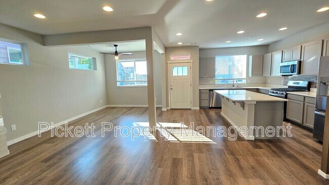 Building Photo - 1032 Magnuson Way