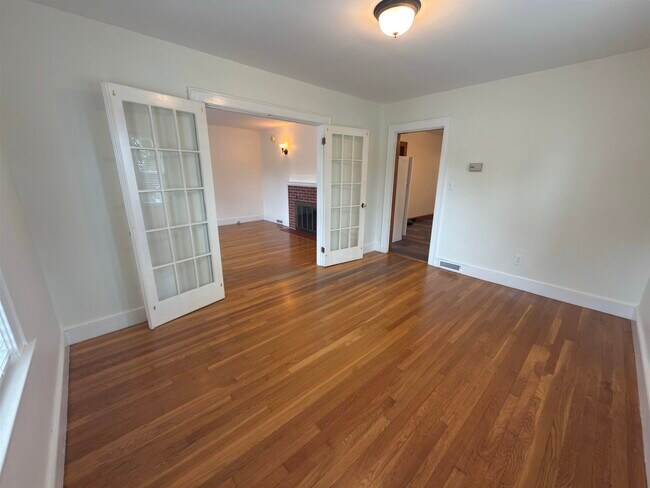 Building Photo - 573 Spruce St