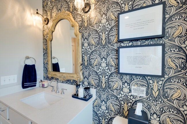 Building Photo - 615 E 33rd St