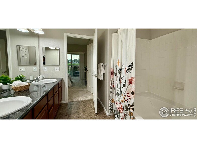 Building Photo - 3155 Blue Sky Cir